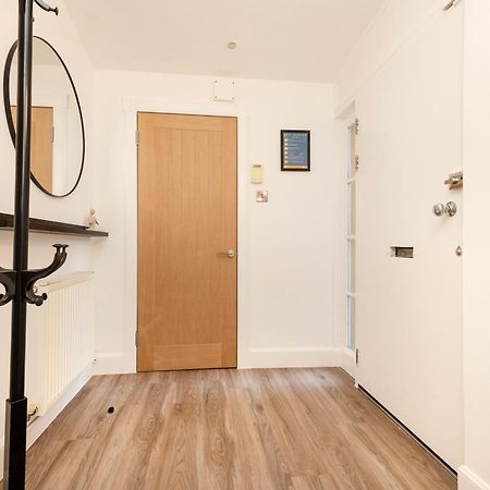 Joivy 3Br Flat In Haymarket With Free Parking Edinburgh Exterior photo