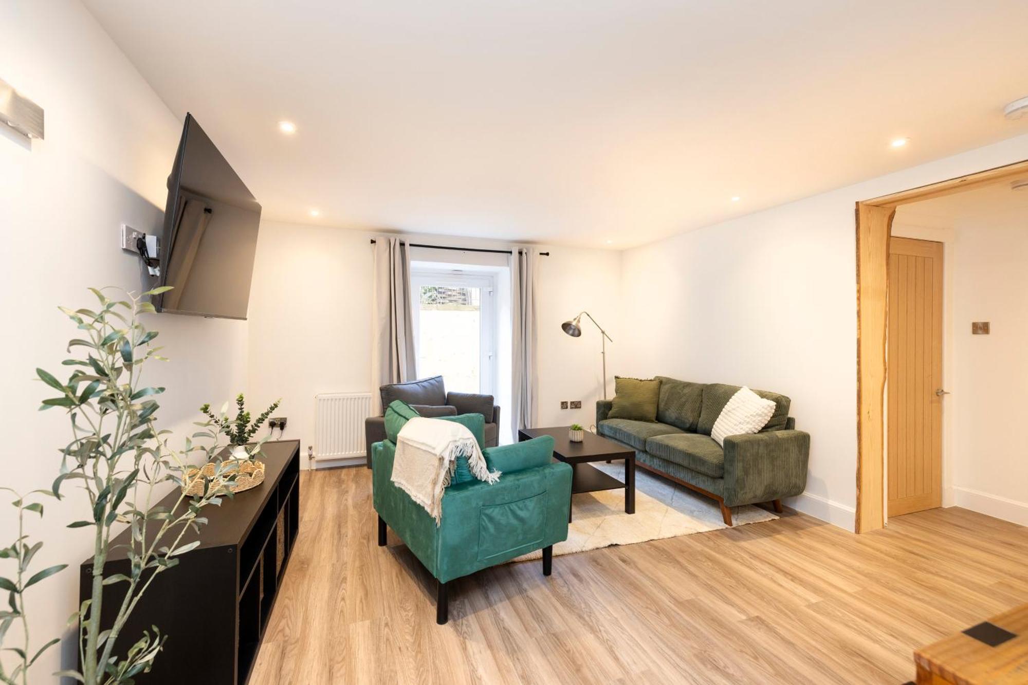 Joivy 3Br Flat In Haymarket With Free Parking Edinburgh Exterior photo