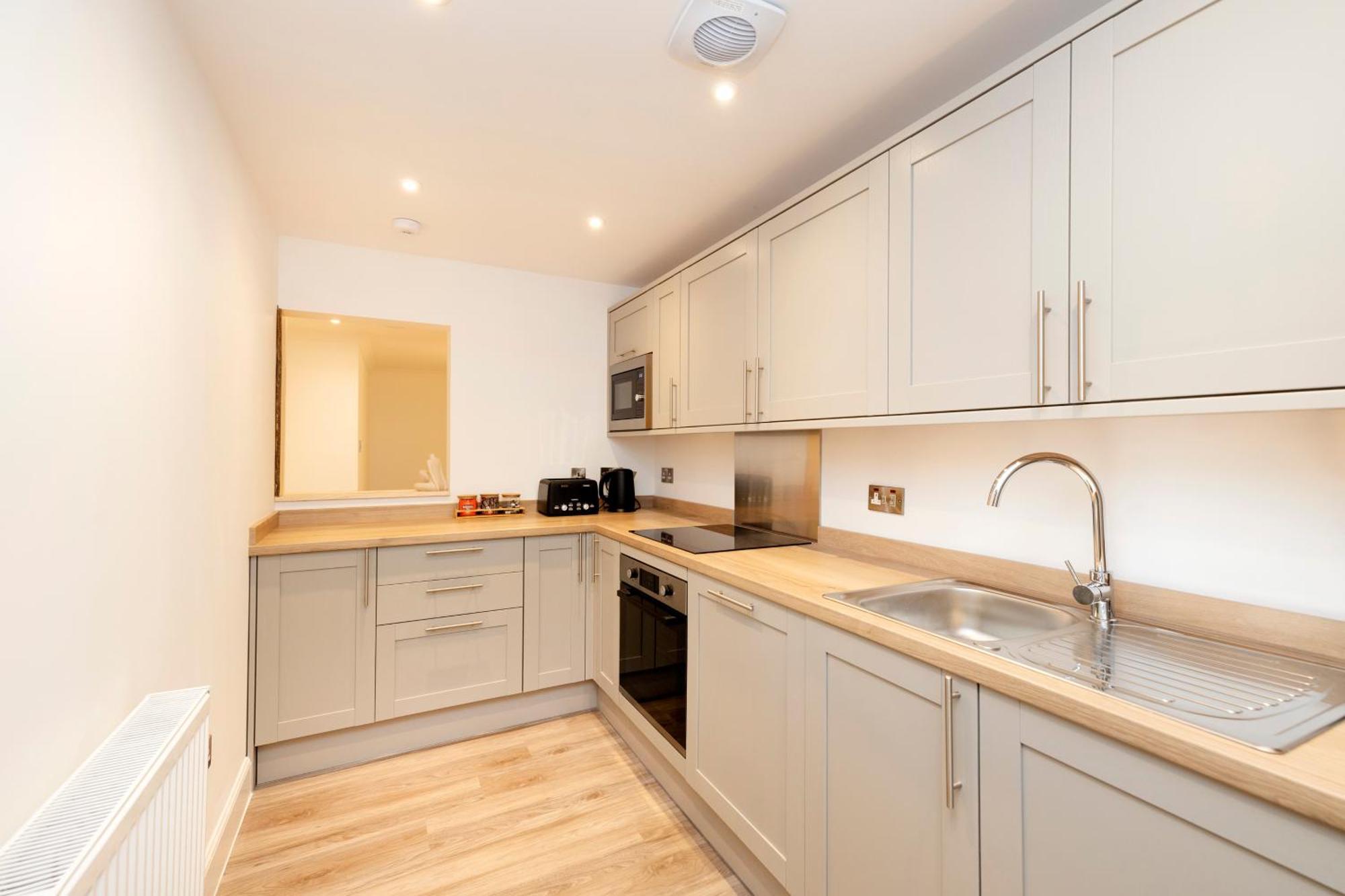 Joivy 3Br Flat In Haymarket With Free Parking Edinburgh Exterior photo