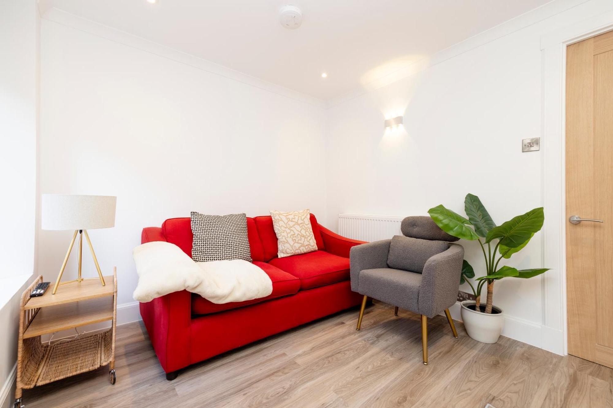 Joivy 3Br Flat In Haymarket With Free Parking Edinburgh Exterior photo