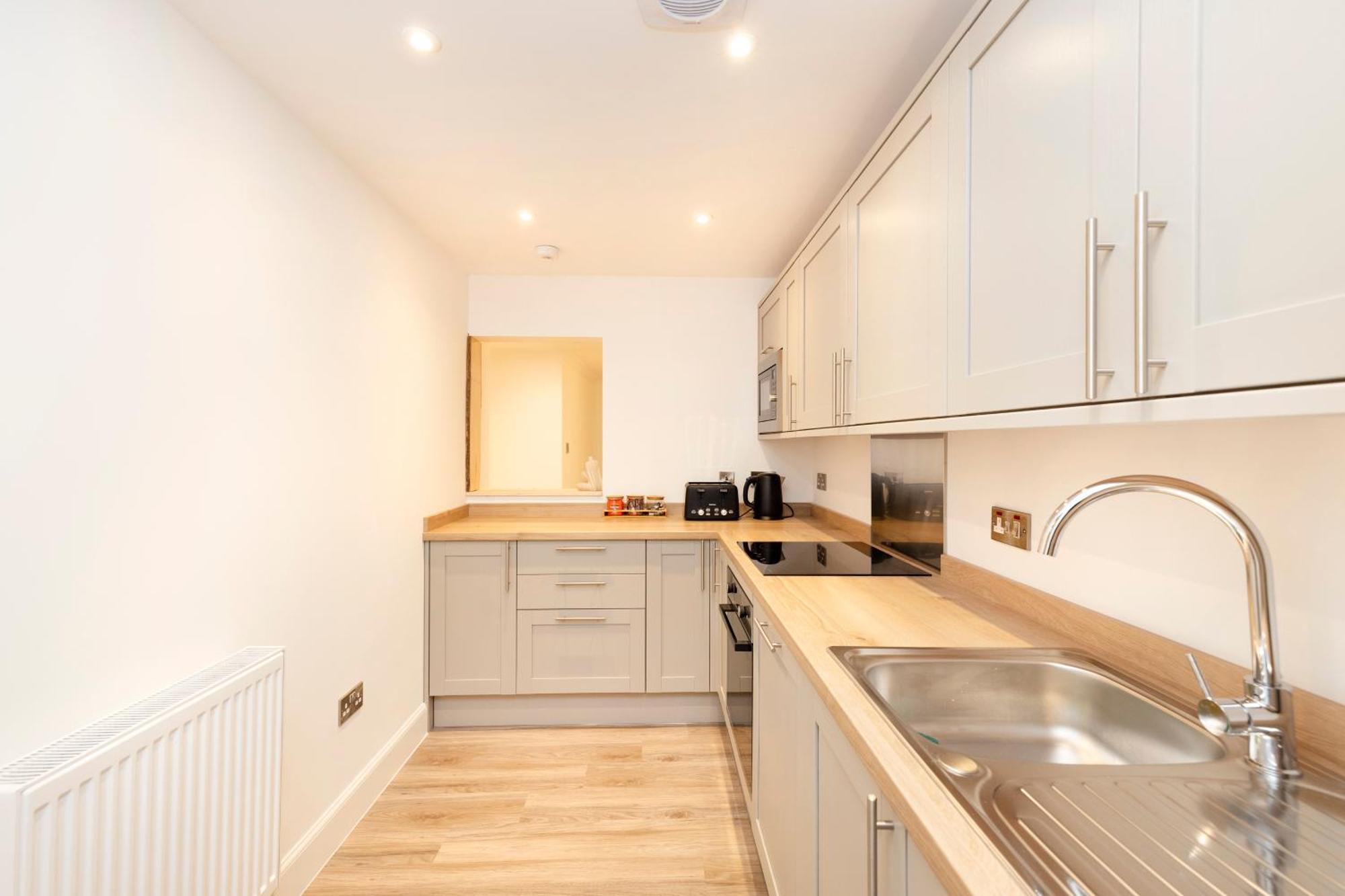 Joivy 3Br Flat In Haymarket With Free Parking Edinburgh Exterior photo